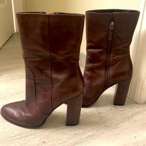 Sacks Fifth Ave, size 9 Brown Boots